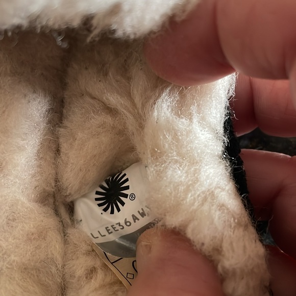 UGG - Picture 5 of 6